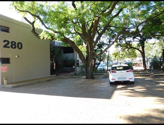 163M² OFFICE TO LET IN FERNDALE